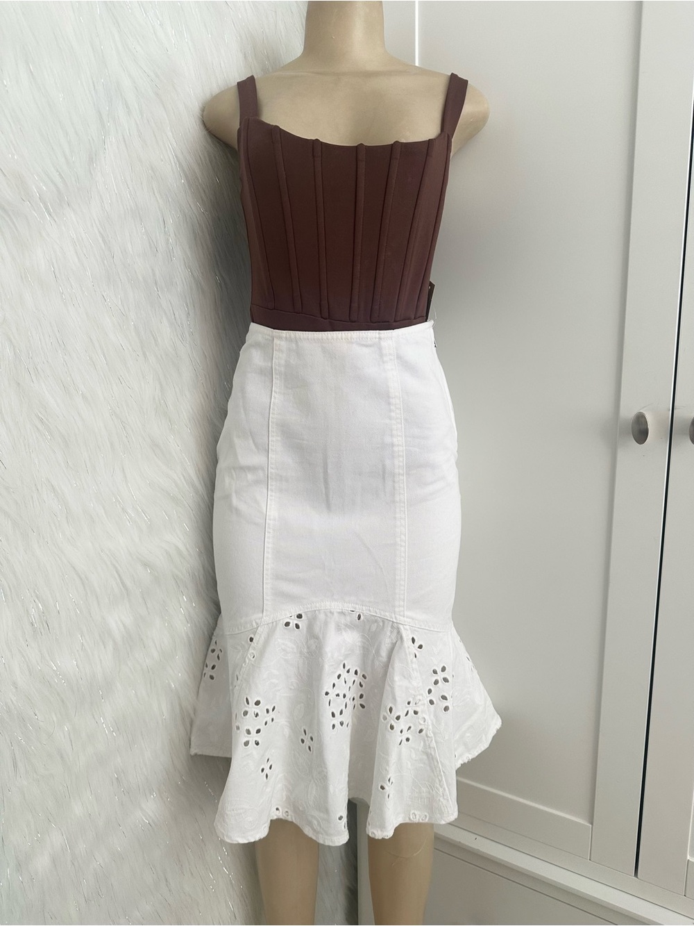 GUESS White Eyelet Flounce Midi Skirt - Classic Women's Summer Style